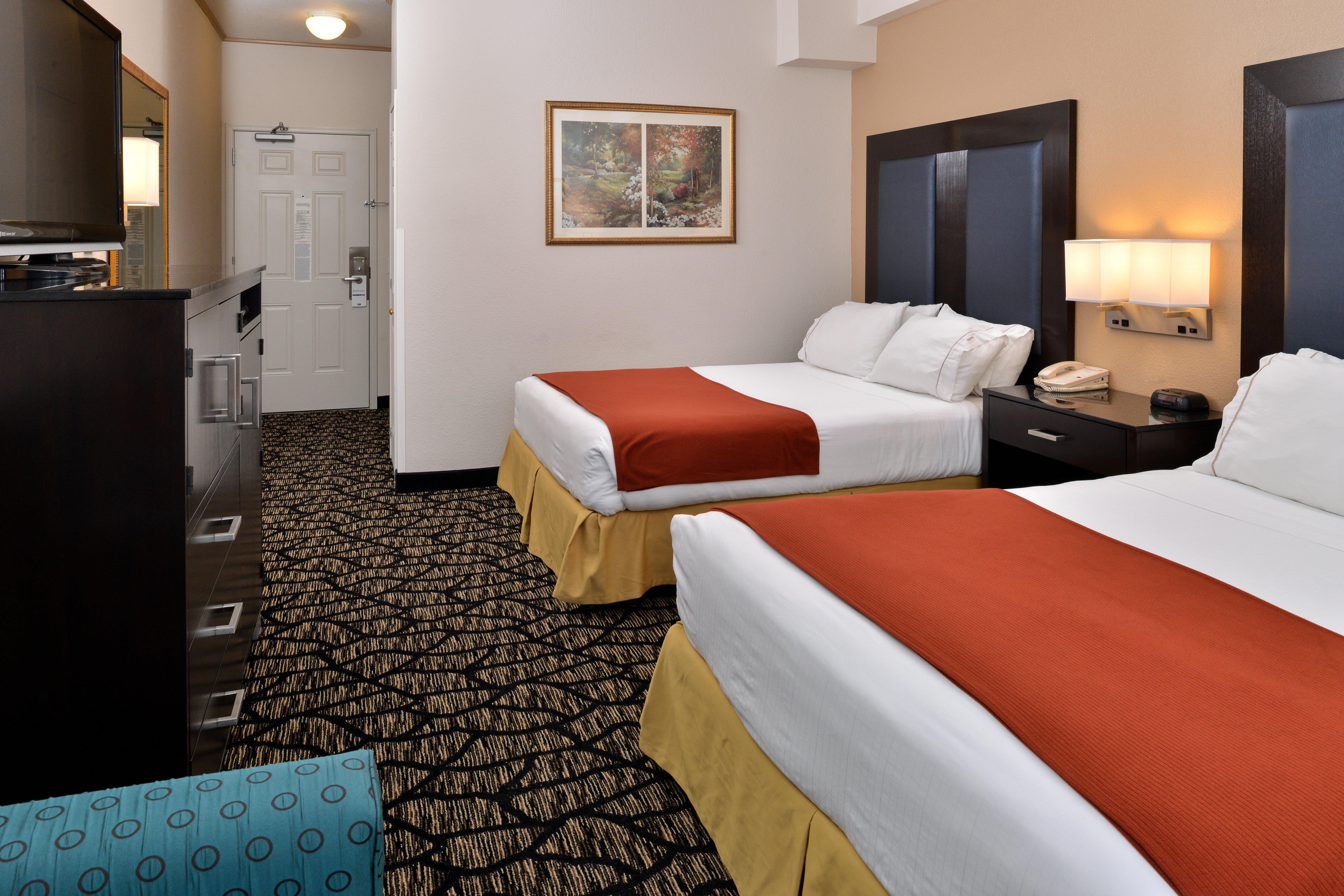 Holiday Inn Express & Suites Tacoma South - Lakewood By Ihg Exterior photo