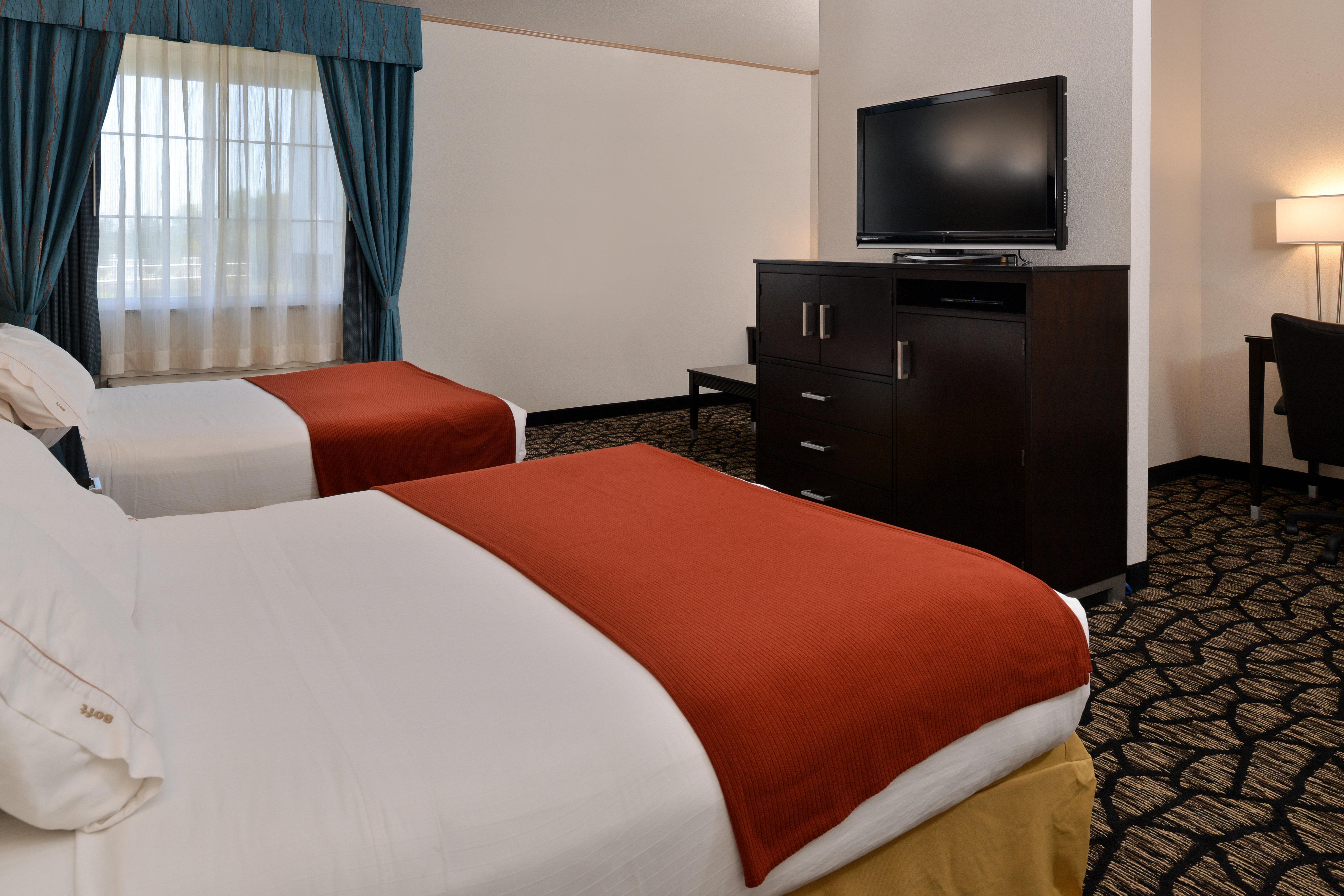 Holiday Inn Express & Suites Tacoma South - Lakewood By Ihg Exterior photo
