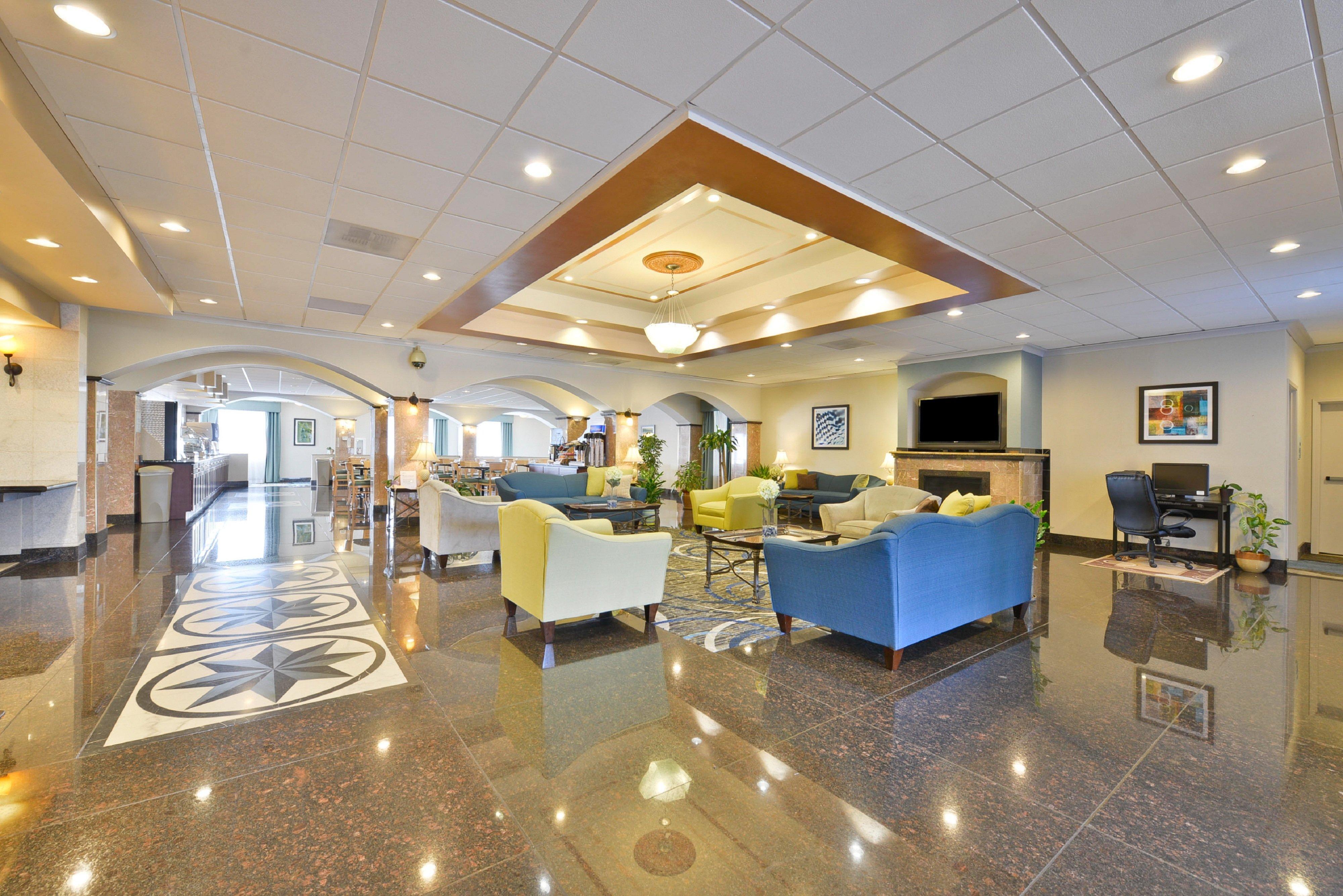 Holiday Inn Express & Suites Tacoma South - Lakewood By Ihg Exterior photo