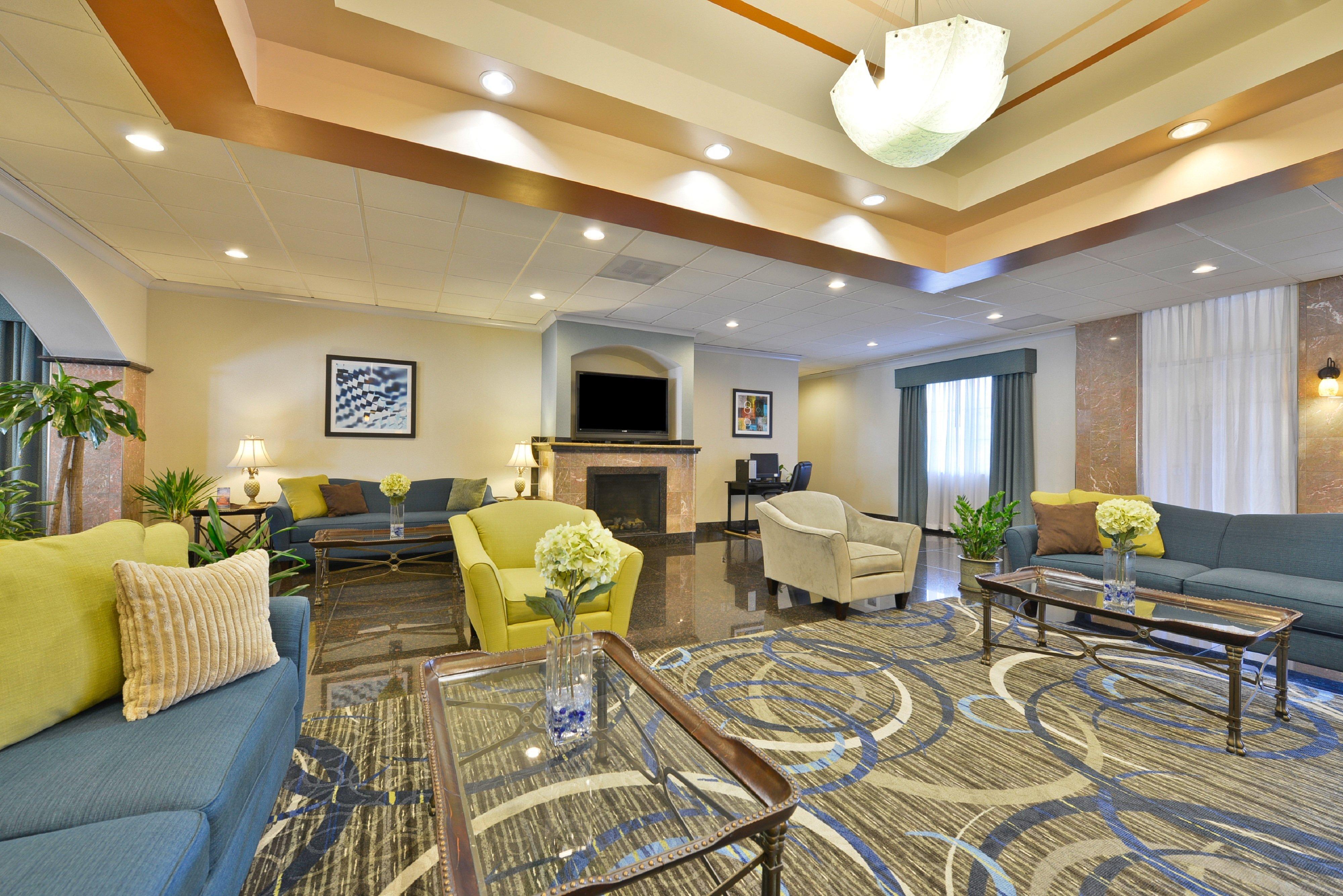 Holiday Inn Express & Suites Tacoma South - Lakewood By Ihg Exterior photo