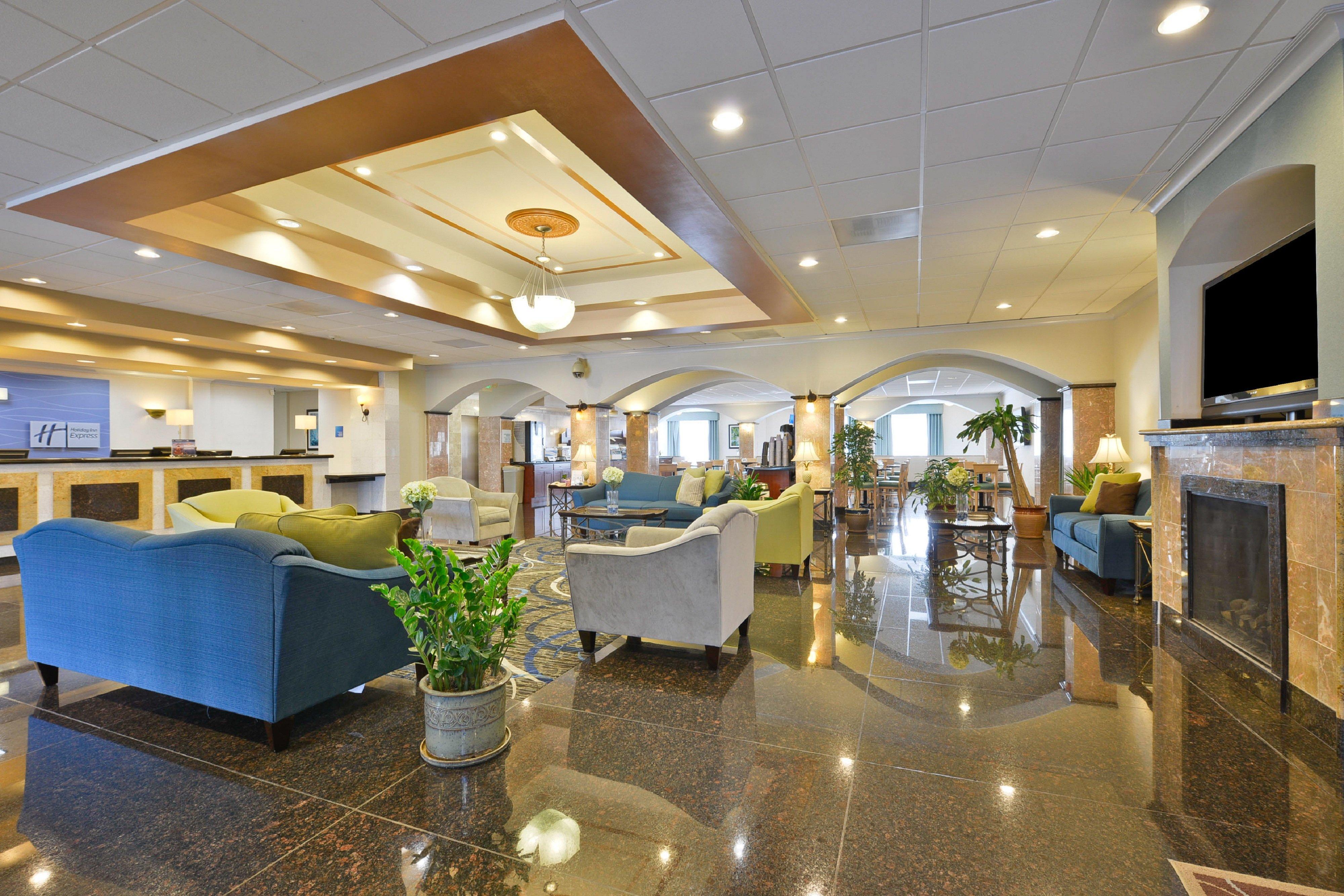 Holiday Inn Express & Suites Tacoma South - Lakewood By Ihg Exterior photo