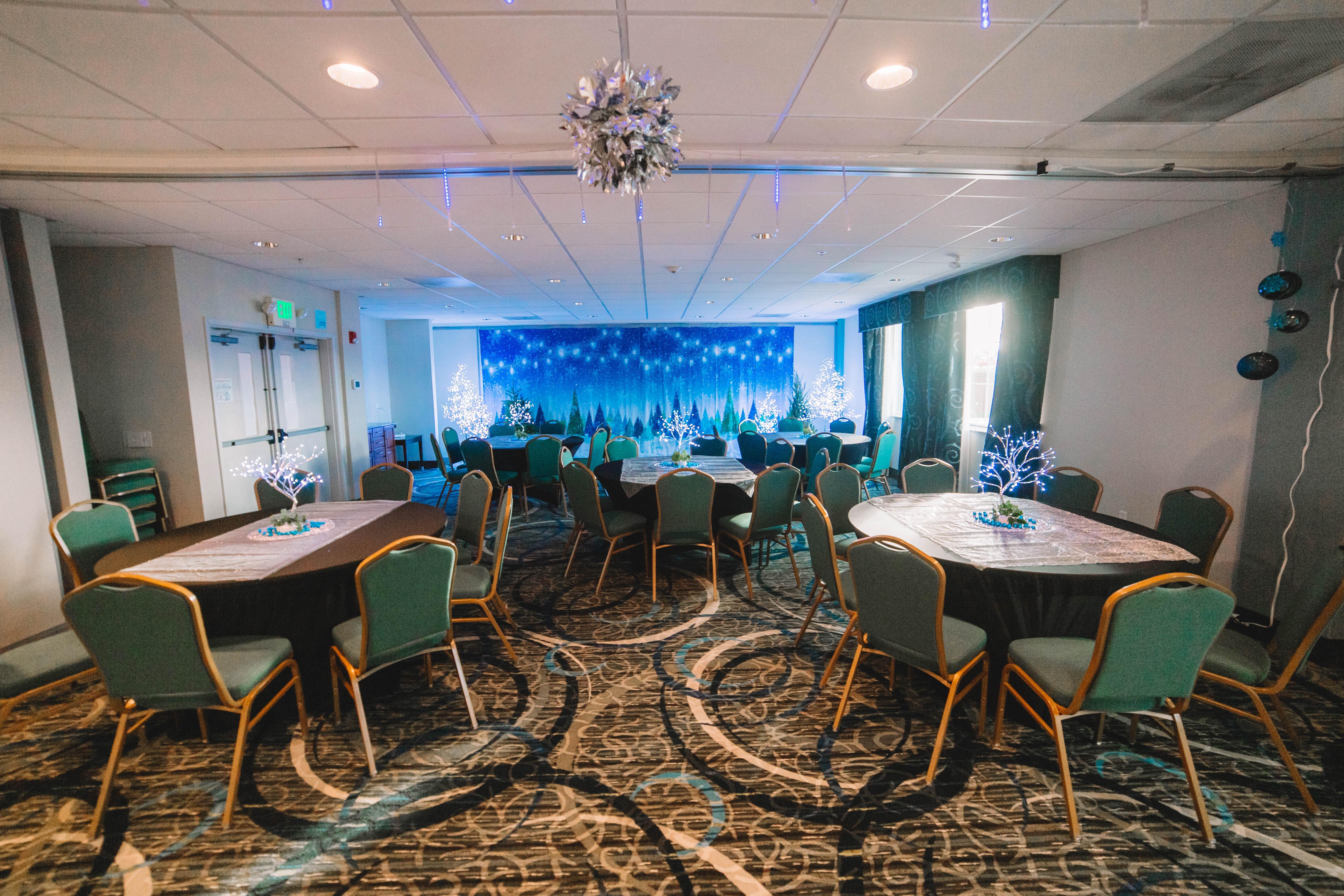 Holiday Inn Express & Suites Tacoma South - Lakewood By Ihg Exterior photo